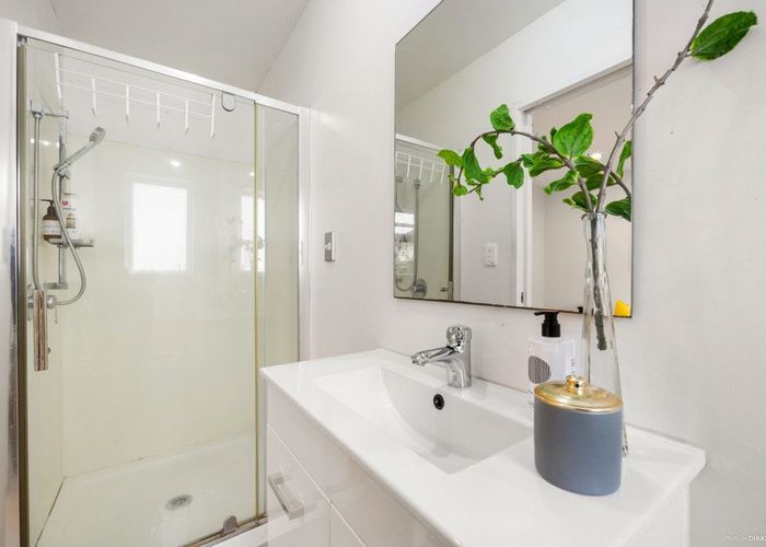  at 6 Brabham Place, Avondale, Auckland City, Auckland