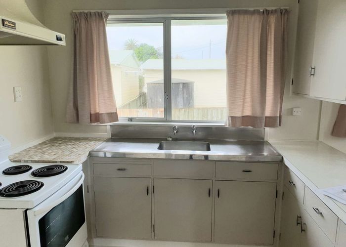  at 2/35 Paramu Ave, Birkdale, North Shore City, Auckland