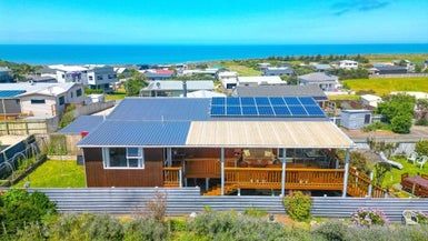  at 18 Okiwa Terrace, Waiinu Beach, Whanganui