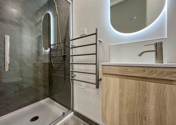  at 2/10 Fairclough Road, Beach Haven, North Shore City, Auckland