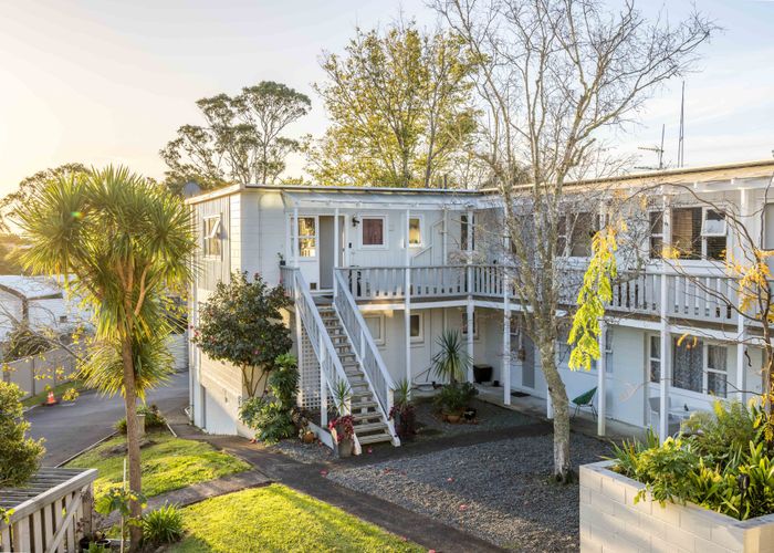  at 8/5 Edgars Road, Westmere, Auckland