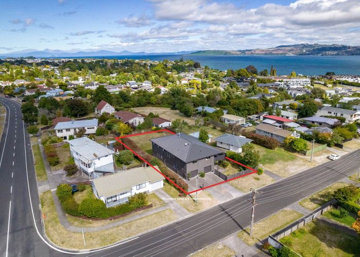  at 19 Ingle Avenue, Waipahihi, Taupo