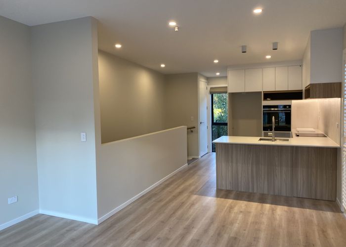  at 41F Camelot Place, Glenfield, North Shore City, Auckland