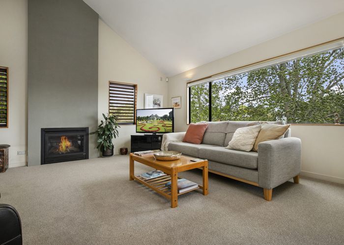  at 90A Tiroroa Avenue, Te Atatu South, Auckland