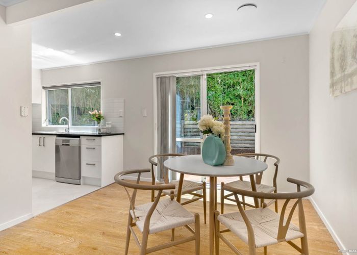  at 2/80 Langana Avenue, Browns Bay, Auckland