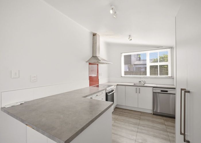  at 41 MacKenzie Avenue, Woolston, Christchurch