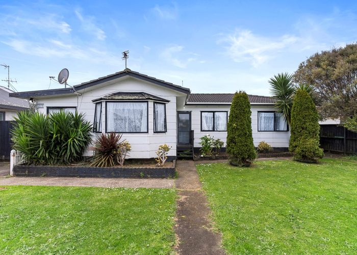  at 127 Maplesden Drive, Clendon Park, Auckland