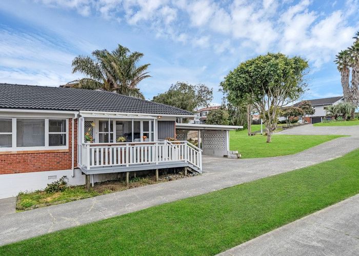  at A/16 Grassways Avenue, Pakuranga, Manukau City, Auckland