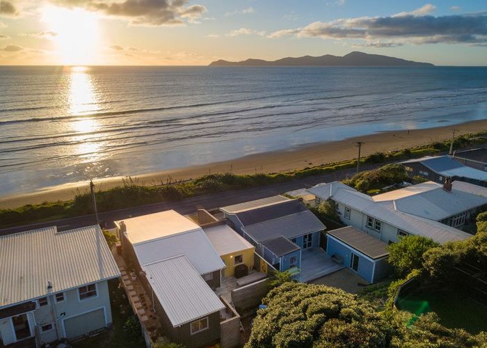 Free property data for 121 The Parade, Paekakariki homes.co.nz