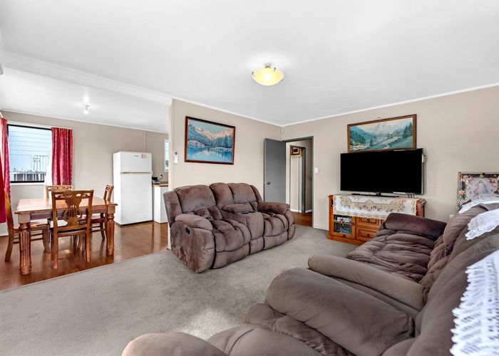  at 12 Pisces Road, Glen Eden, Waitakere City, Auckland