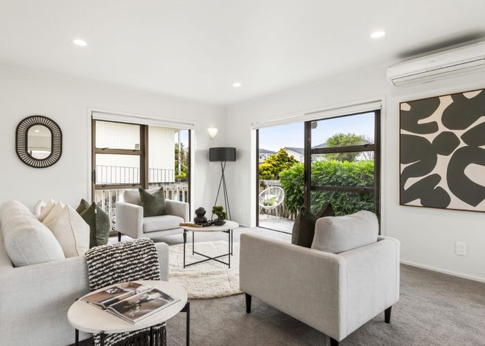  at 1/27 Knightsbridge Drive, Forrest Hill, North Shore City, Auckland