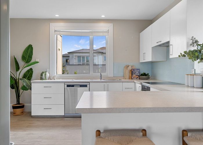  at 94 Esplanade, Sumner, Christchurch