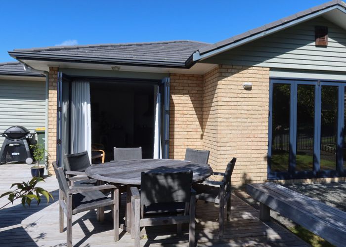  at 7 Frenz Drive, Titirangi, Auckland