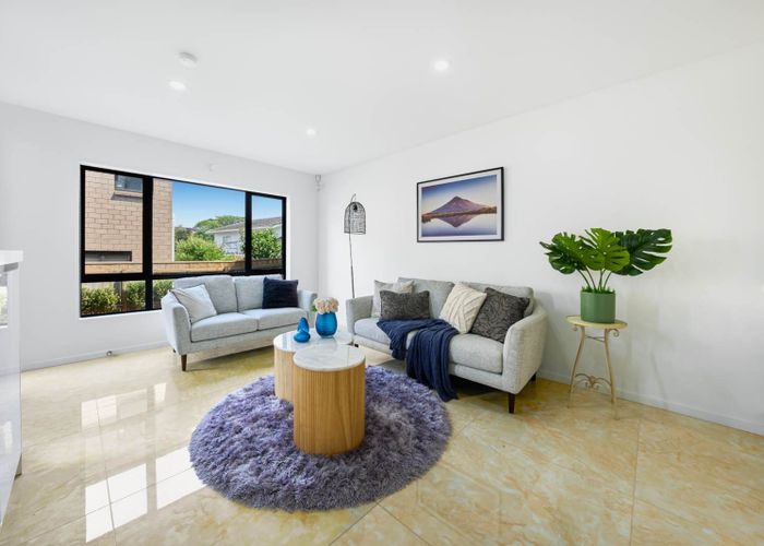  at 83 Lake Road, Northcote, North Shore City, Auckland