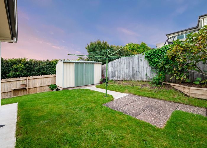  at 6 Leafield Crescent, Henderson, Auckland