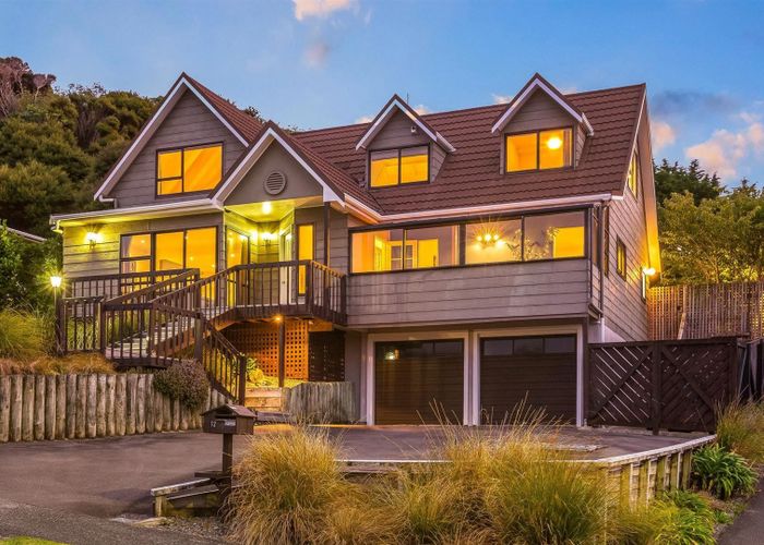  at 12 Kinloch Place, Papakowhai, Porirua