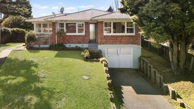  at 8 Kirton Crescent, Manurewa, Auckland