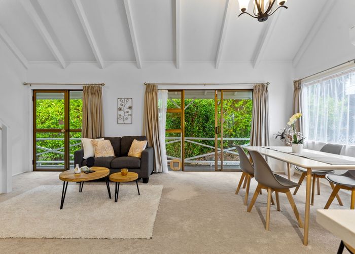  at 2/1 Trelawny Place, Hillcrest, North Shore City, Auckland