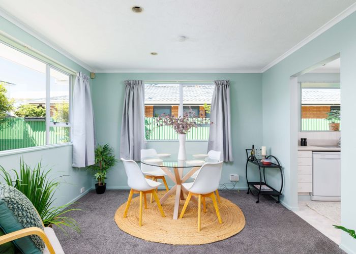  at 2/106 Beresford Street, New Brighton, Christchurch
