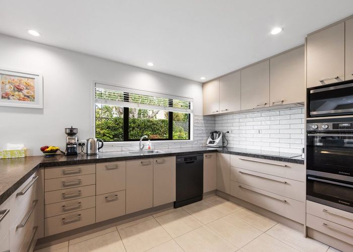  at 11 Harlech Mews, Avonhead, Christchurch City, Canterbury