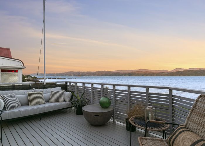  at 283 Karaka Bay Road, Karaka Bays, Wellington