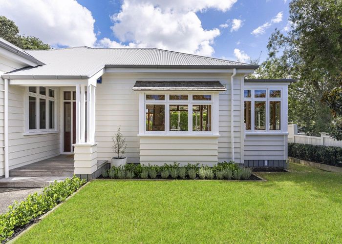  at 32 Clarence Road, Northcote Point, North Shore City, Auckland