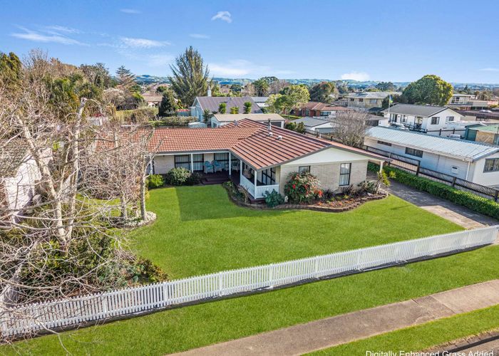  at 52 Racecourse Road, Waiuku, Waiuku