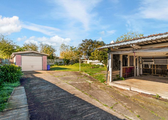 at 3 Cobham Crescent, Kelston, Auckland