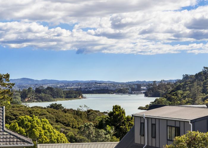 at 17 Hale Crescent, Bayview, North Shore City, Auckland