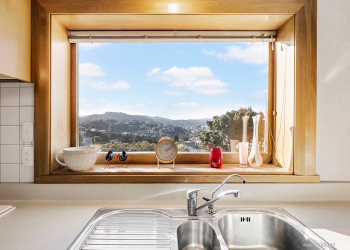  at 2 Bruce Avenue, Brooklyn, Wellington