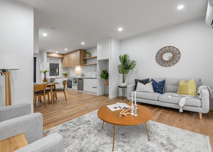  at 4/29 Tudor Road, Henderson, Auckland
