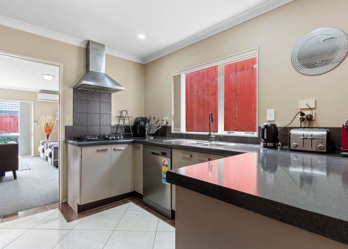  at 15 Saralee Drive, Manurewa, Auckland