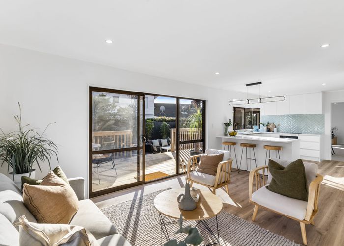  at 5 Raddock Place, Farm Cove, Auckland