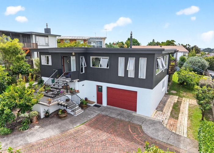  at 22 Widmore Drive, Massey, Waitakere City, Auckland