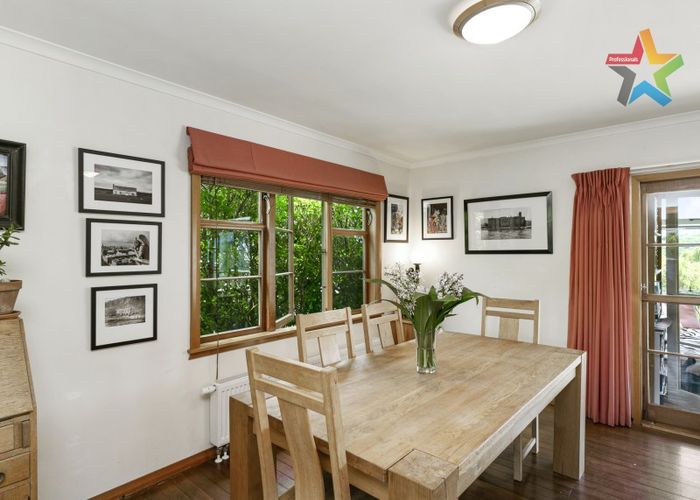  at 153 Nevay Road, Karaka Bays, Wellington