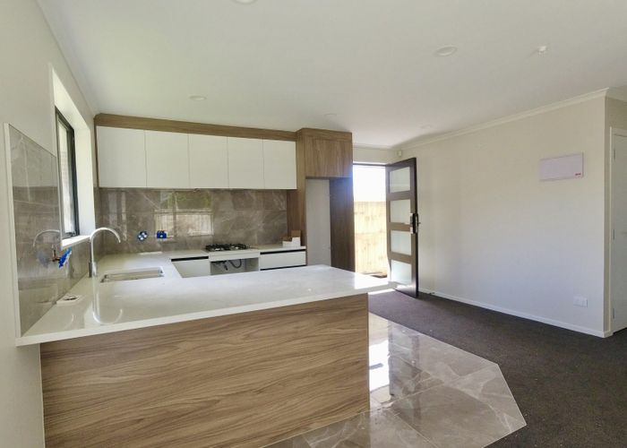  at 39 Regent Street, Silverdale, Hamilton