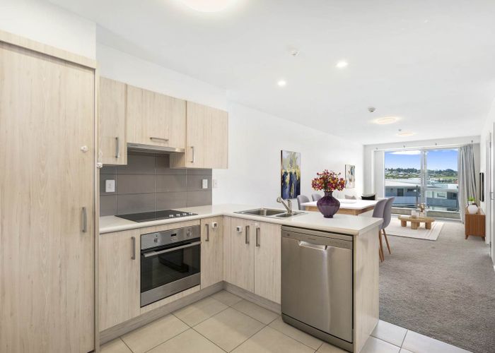  at 215/17 Link Cres, Stanmore Bay, Whangaparaoa
