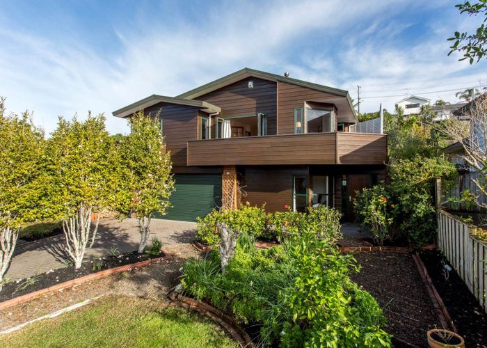  at 9  Highwood Grove, Torbay, North Shore City, Auckland