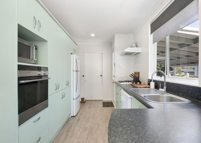  at 186 California Drive, Totara Park, Upper Hutt, Wellington