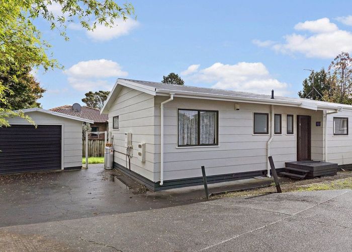  at 4/14 Beaubank Road, Kelston, Auckland