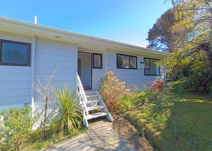  at 8 Gaff Place, Whitby, Porirua, Wellington