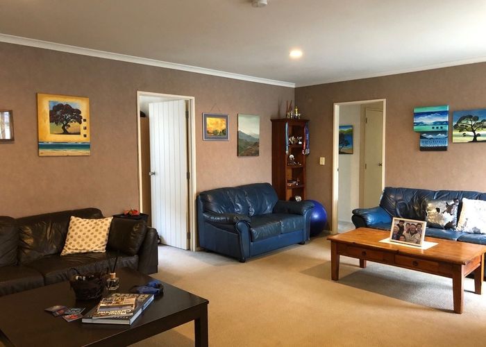  at 84 Gracechurch Drive, Flat Bush, Auckland