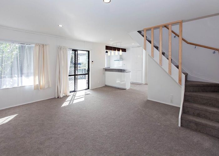  at 8/4 Taylor Street, Blockhouse Bay, Auckland