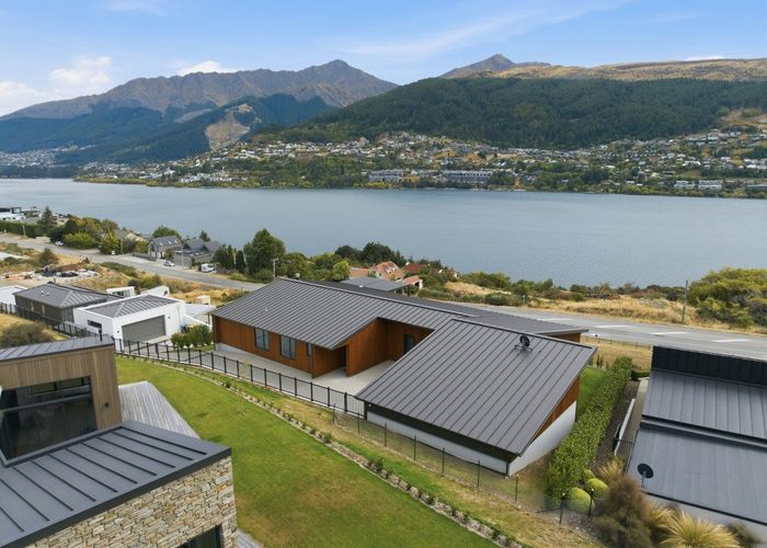  at 6 Red Deer Rise, Kelvin Heights, Queenstown-Lakes, Otago