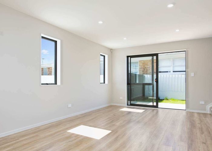  at 3/30 West Coast Road, Glen Eden, Waitakere City, Auckland