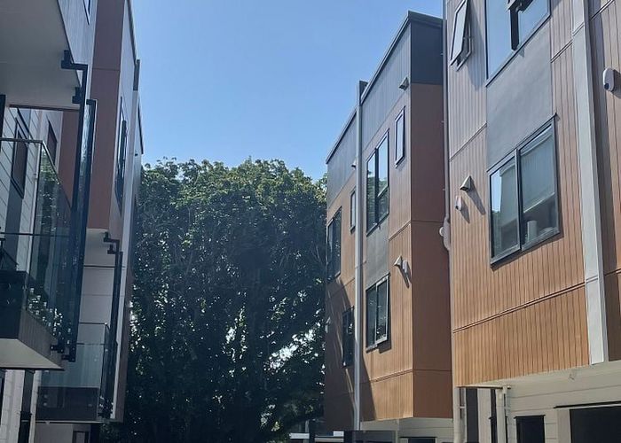  at 2/190A Green Lane West, Greenlane, Auckland