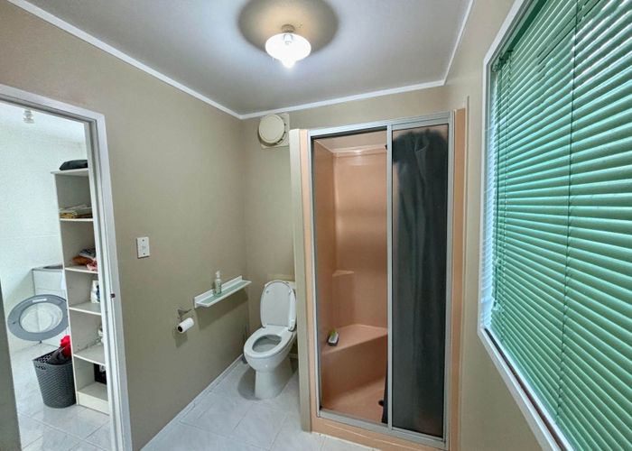 For rent 1/380 Point View Drive, East Tamaki Heights, Manukau City