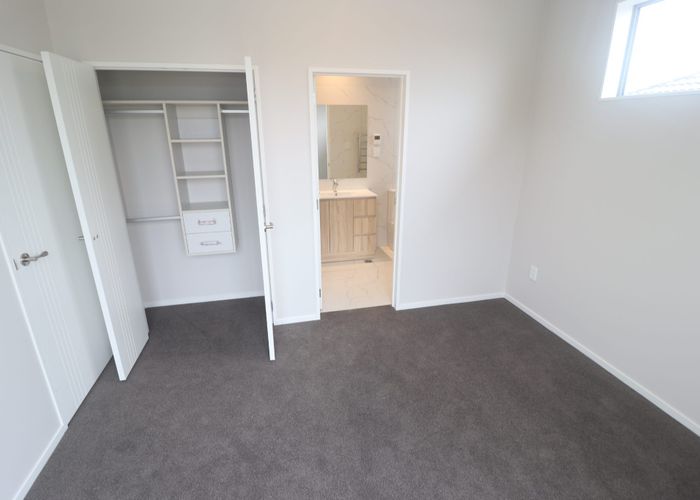  at 2B Crystal Avenue, Te Atatu South, Waitakere City, Auckland