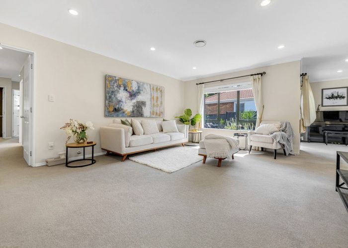  at 2/119 Kilkenny Drive, Dannemora, Manukau City, Auckland