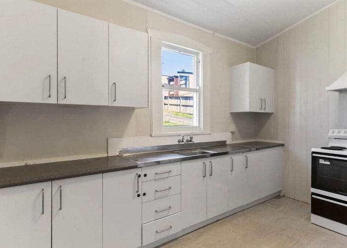  at 8 Corunna Road, Milford, North Shore City, Auckland